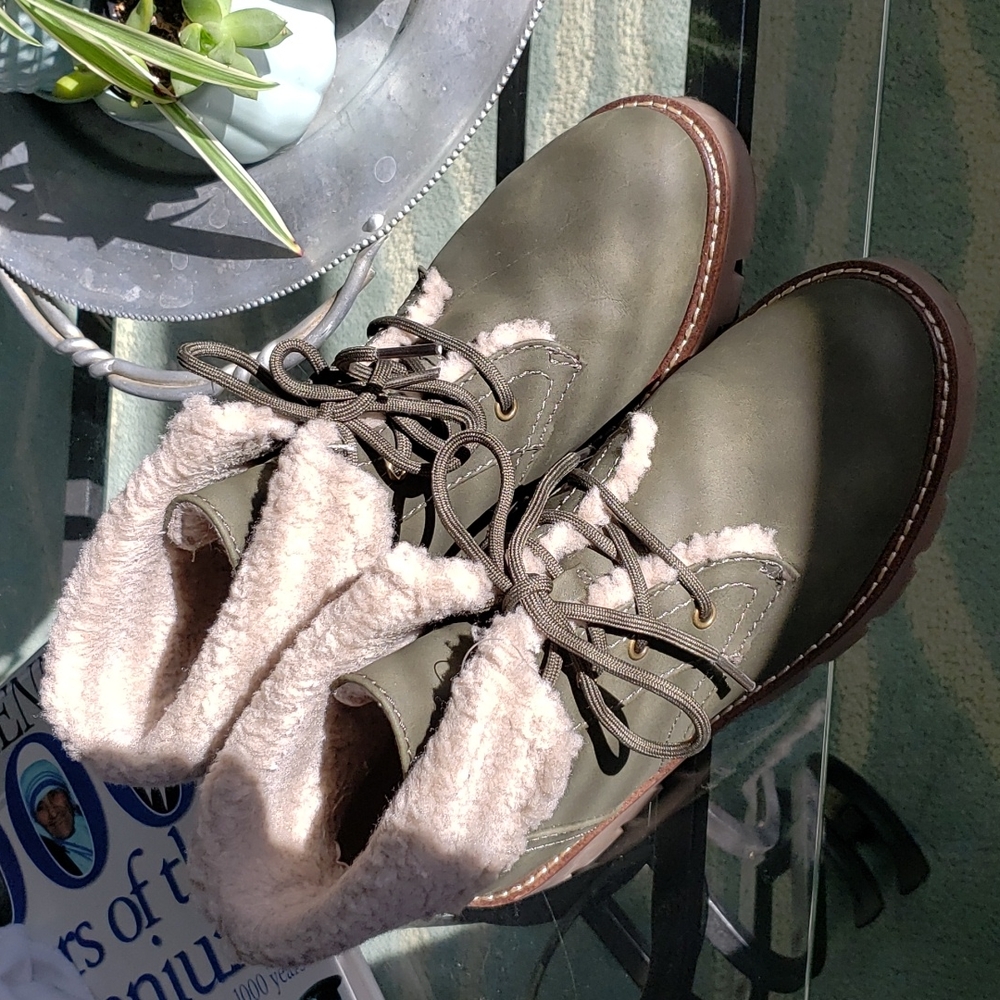 A pair of Sonoma boots with Ortholite ( R) eco.